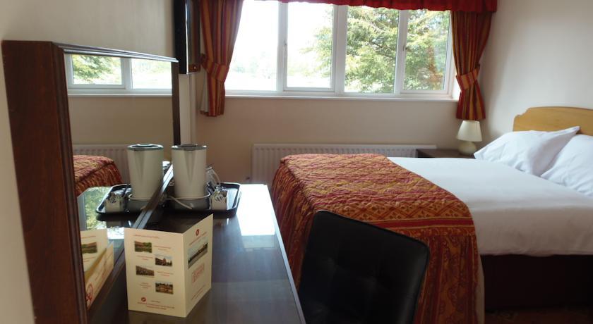 Отель Lakeside Lodges