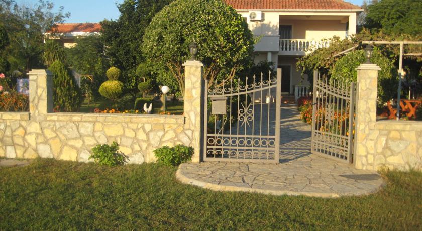 Гостевой дом Apartments Ada Bojana