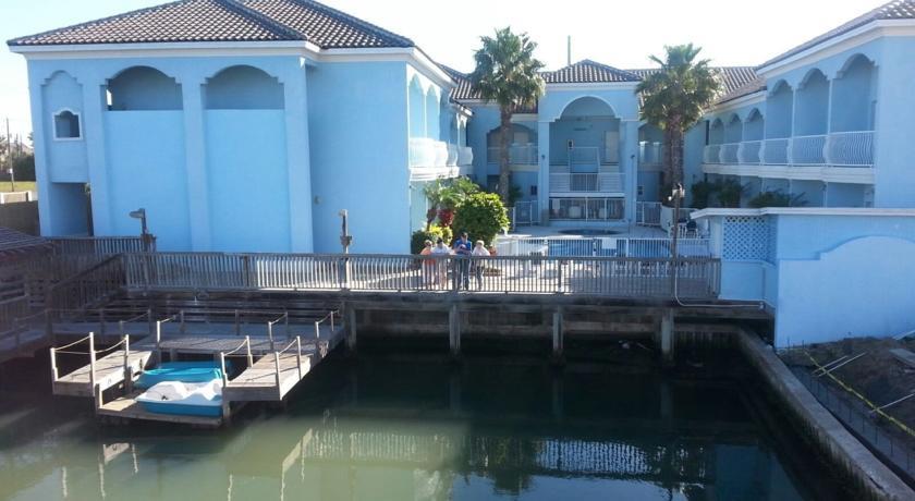 Отель Americas Best Value Inn and Suites Casa Bella