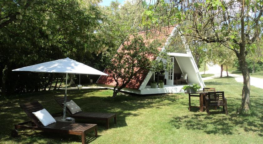 Отель Camping Les Ormes