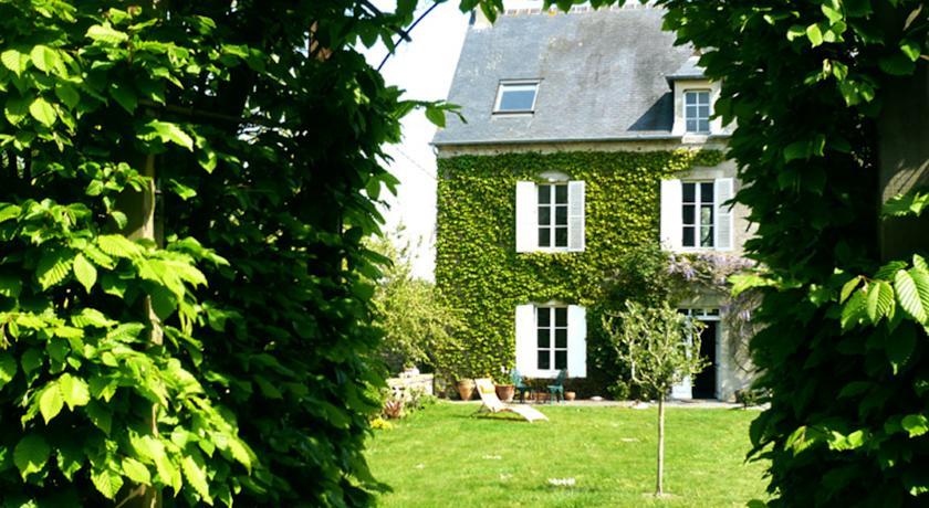 Мини-отель Chambres d'Hôtes Le Clos Poulain