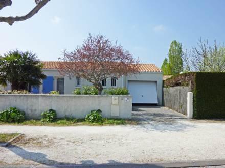 Апартаменты Holiday Home Ardillieres La Bree les Bains