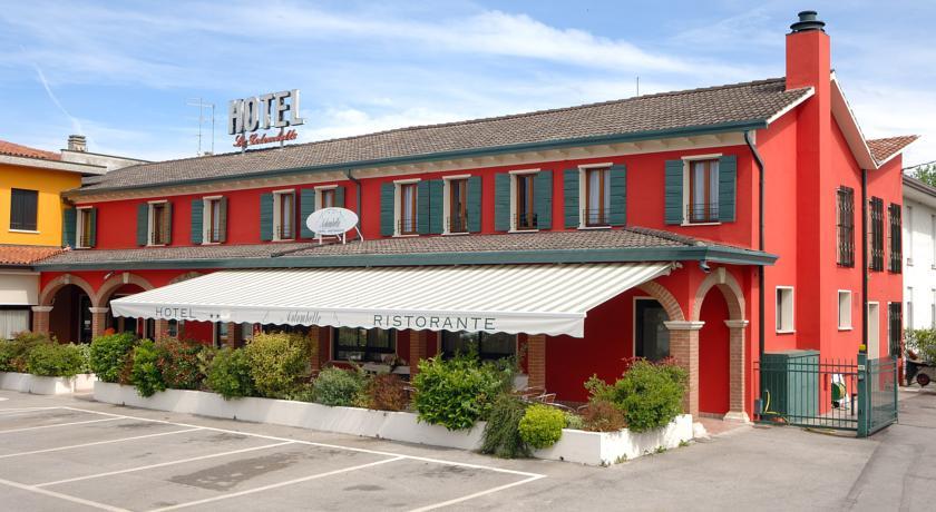 Отель Le Colombelle