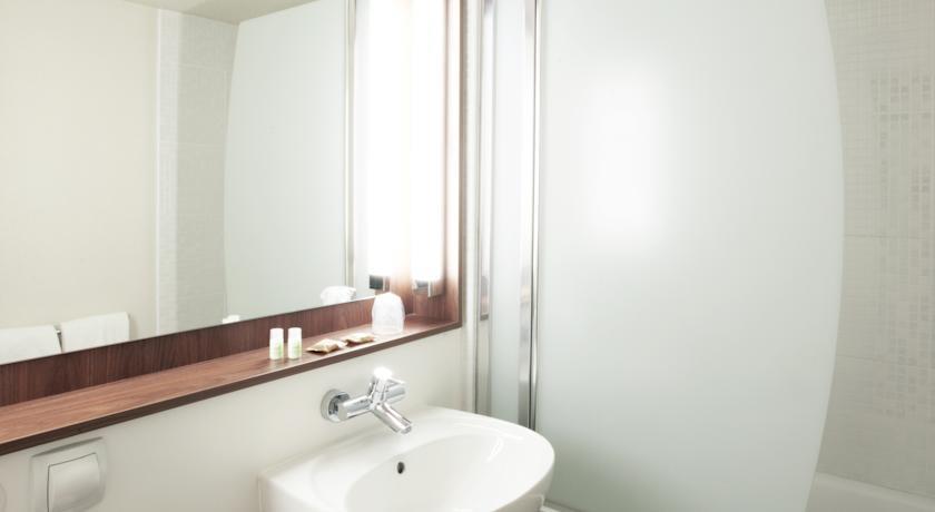 Отель Campanile Hotel Mont de Marsan
