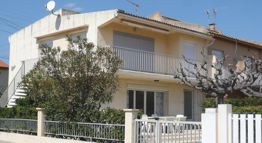 Отель 4 Rue des Hirondelles
