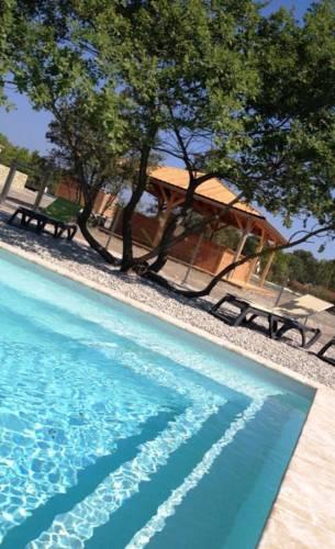 Отель Lodges en Provence