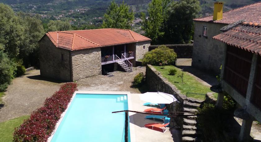Отель Casa dos Carvalhais