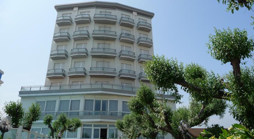 Отель Hotel Gabbiano