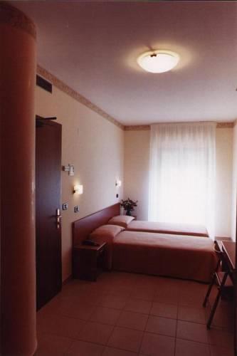 Отель Hotel Sirios
