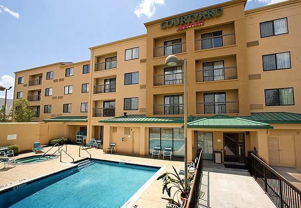 Отель Courtyard Houston Sugar Land