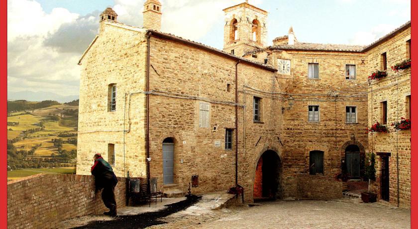 Отель Al Castello di Montalfoglio