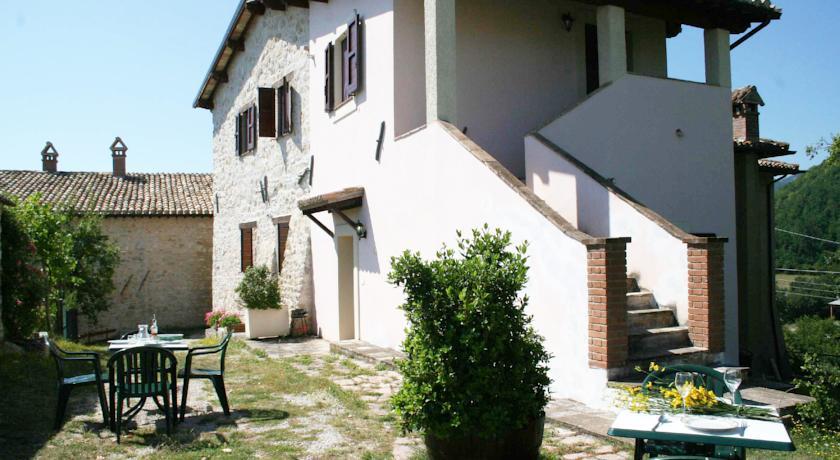 Отель Borgo Di Fonni