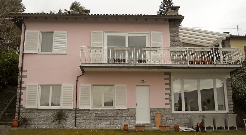 Вилла Villa Porto Valtravaglia Varese