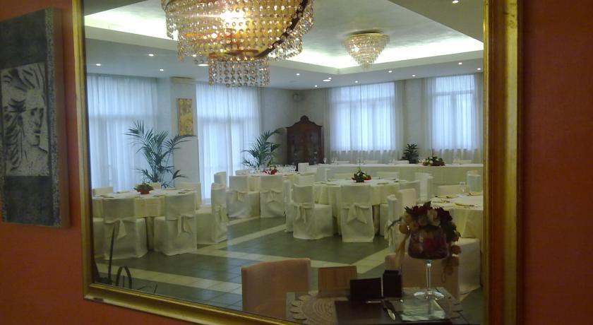 Отель Hotel Miravalle