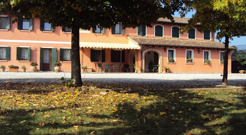 Отель Agriturismo Sant' Anna