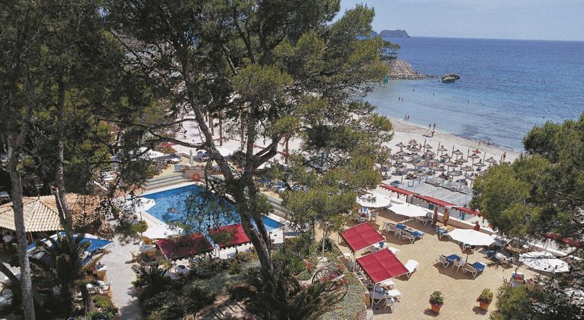 Отель Hesperia Villamil