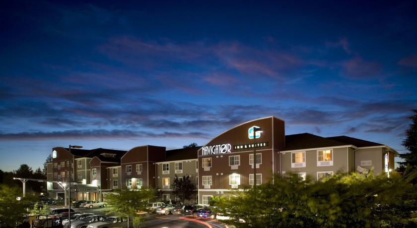 Отель Best Western PLUS Navigator Inn & Suites