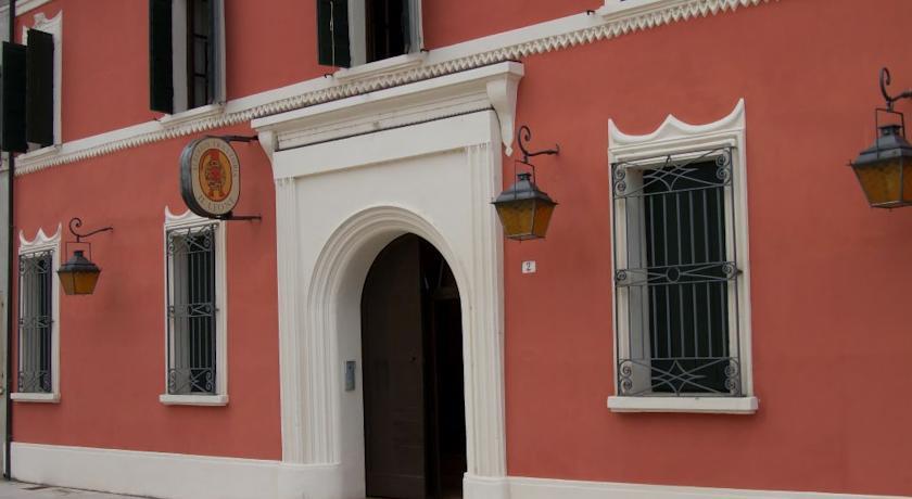 Отель Albergo Trattoria Il Leone