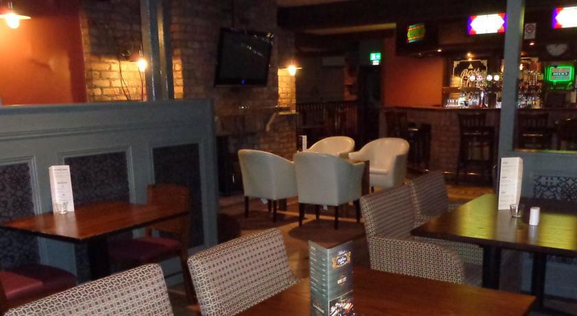 Отель The Fullerton Arms