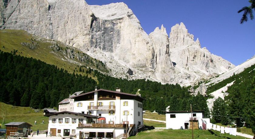 Отель Rifugio Gardeccia