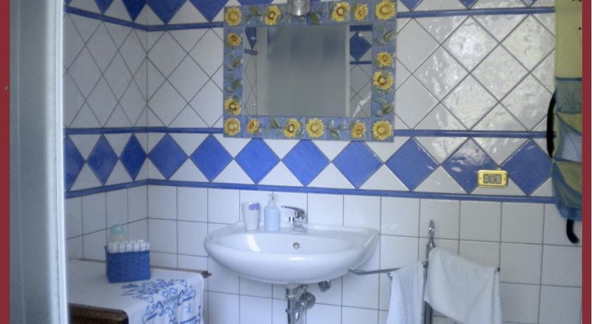 Отель B&B Serra Pineta