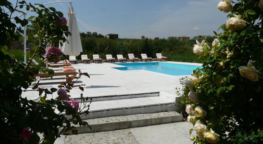 Отель La Villa Hotel