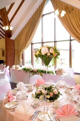 Отель Miraj Hotel Ashbourne & Leisure Club