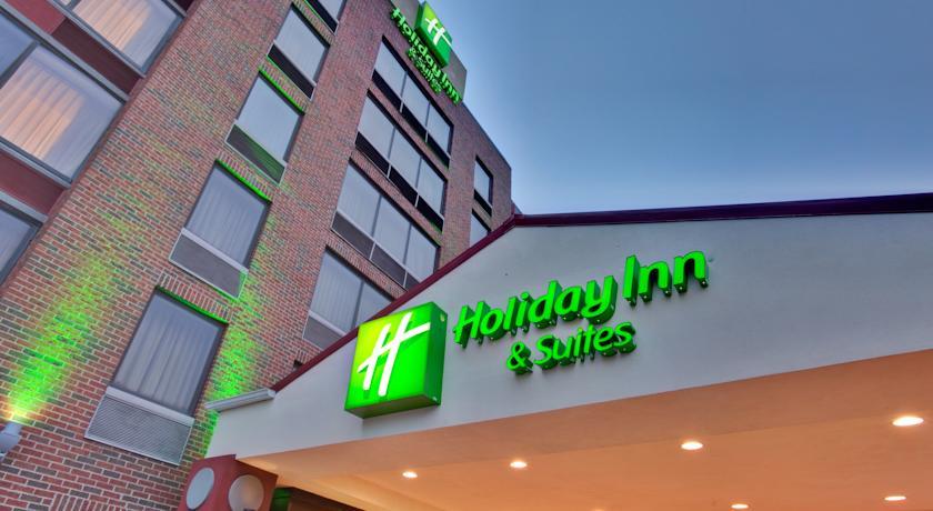 Отель Holiday Inn Hotel & Suites Warren