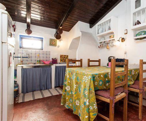 Апартаменты Blue and Yellow Mediterranean House