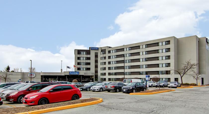Отель Travelodge Toronto East