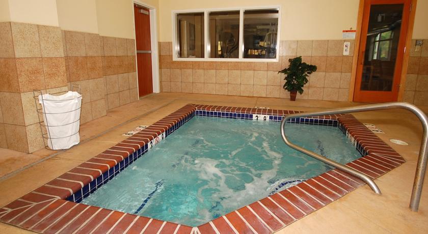 Отель Comfort Suites Eugene