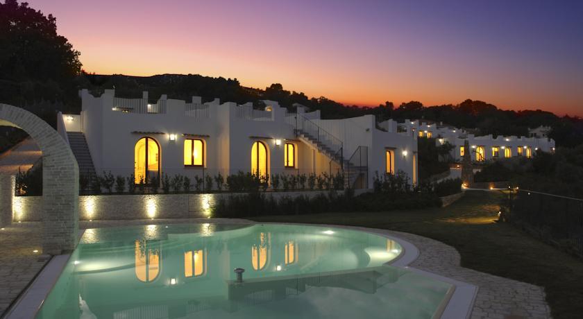 Отель Baia Delphis Resort