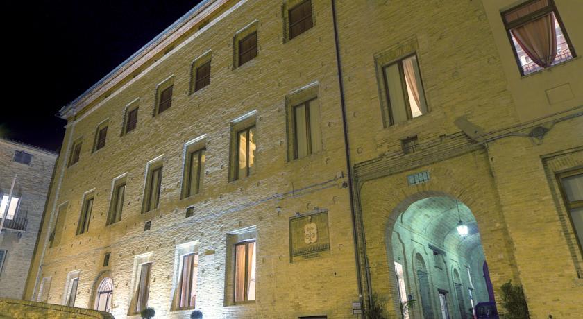 Отель Palazzo Carradori