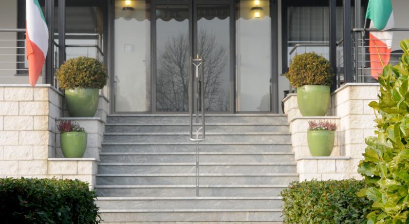 Отель Hotel Gardenia