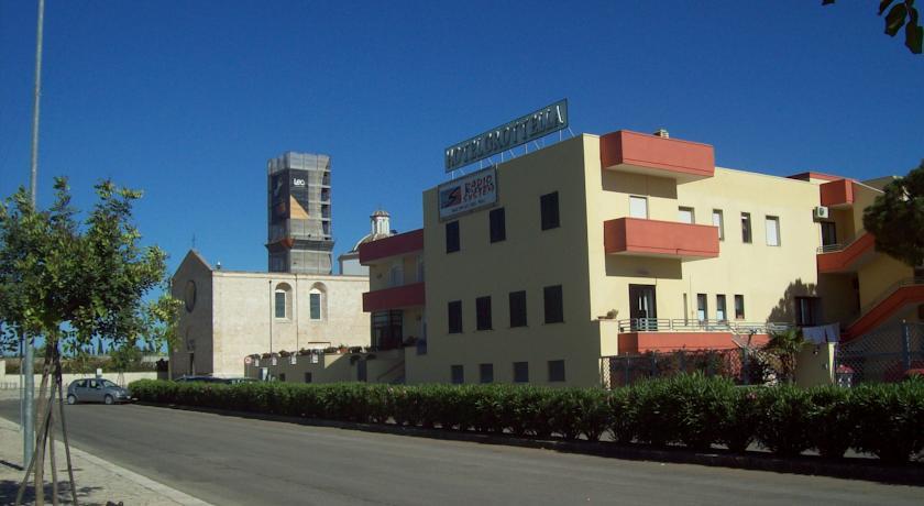 Отель Hotel Nuova Grottella