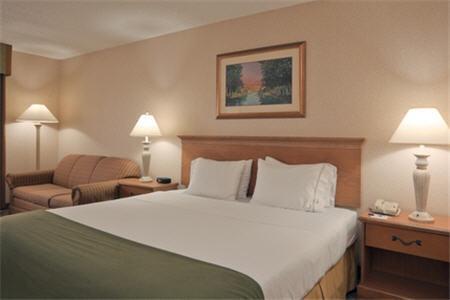 Отель Holiday Inn Express-Perrysburg