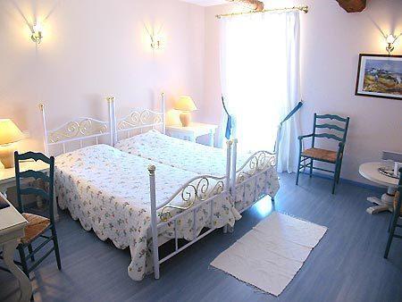 Отель Hotel La Bastide des Monges