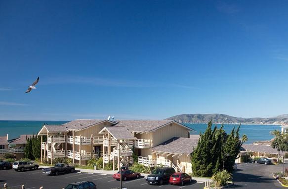 Отель Spyglass Inn