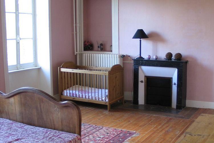 Отель Holiday Home Le Manoir Messeix