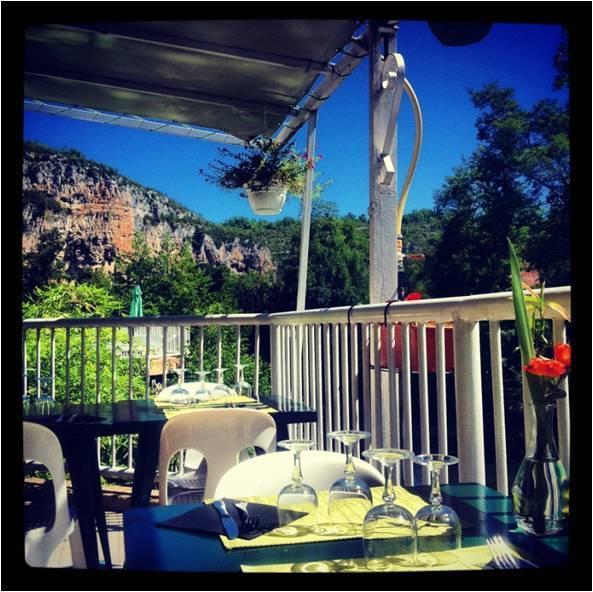 Отель Hôtel Restaurant des Grottes