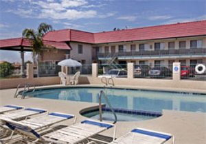 Отель Travelodge Phoenix Mesa Suites