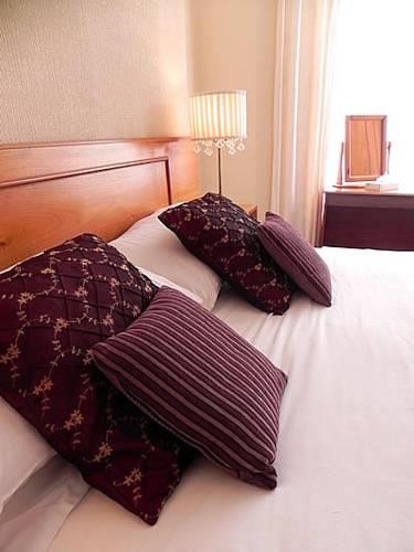 Rivelyn Hotel