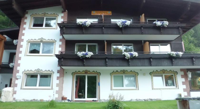 Отель Strudel Michel - Gästehaus mit Herz