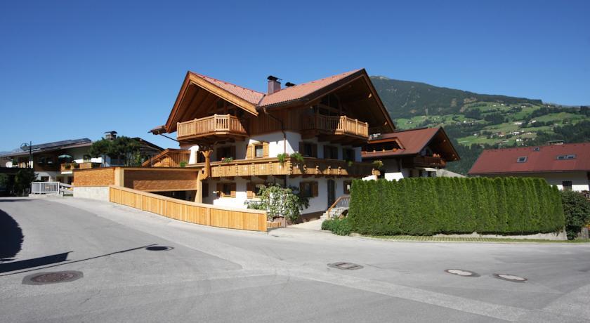 Апартаменты Apartment Landhaus Kerschdorfer