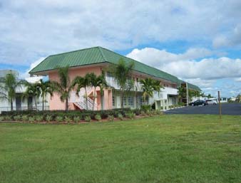 Отель Travelodge Suites Okeechobee
