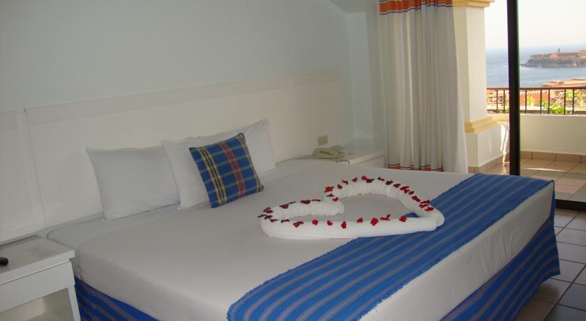 Отель Crown Pacific Huatulco