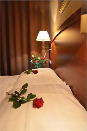 Отель Hotel Atrium