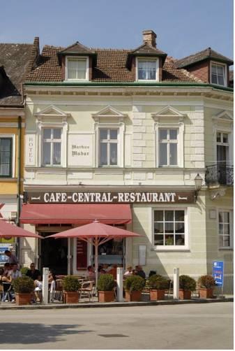Гостевой дом Madar Café Central Melk