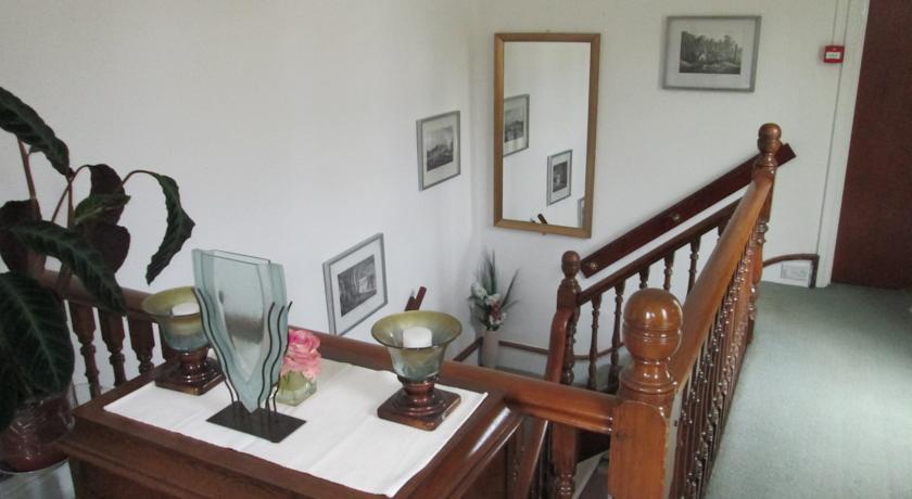 Мини-отель Firs Riverside B & B