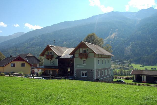 Отель Gasthof zur Burg Falkenstein